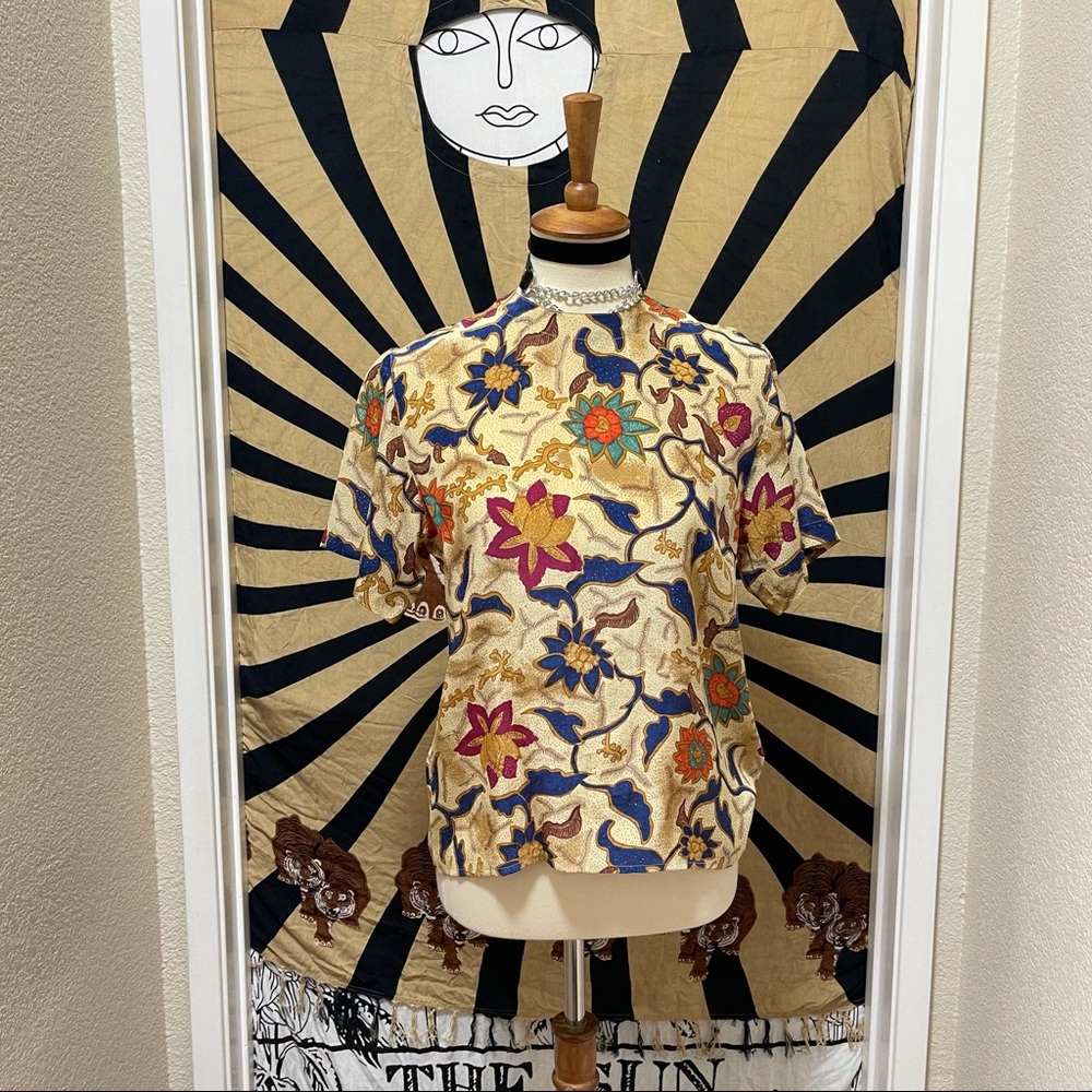 🌈 Amazing Vintage Boho designer top - Picture 2 of 11